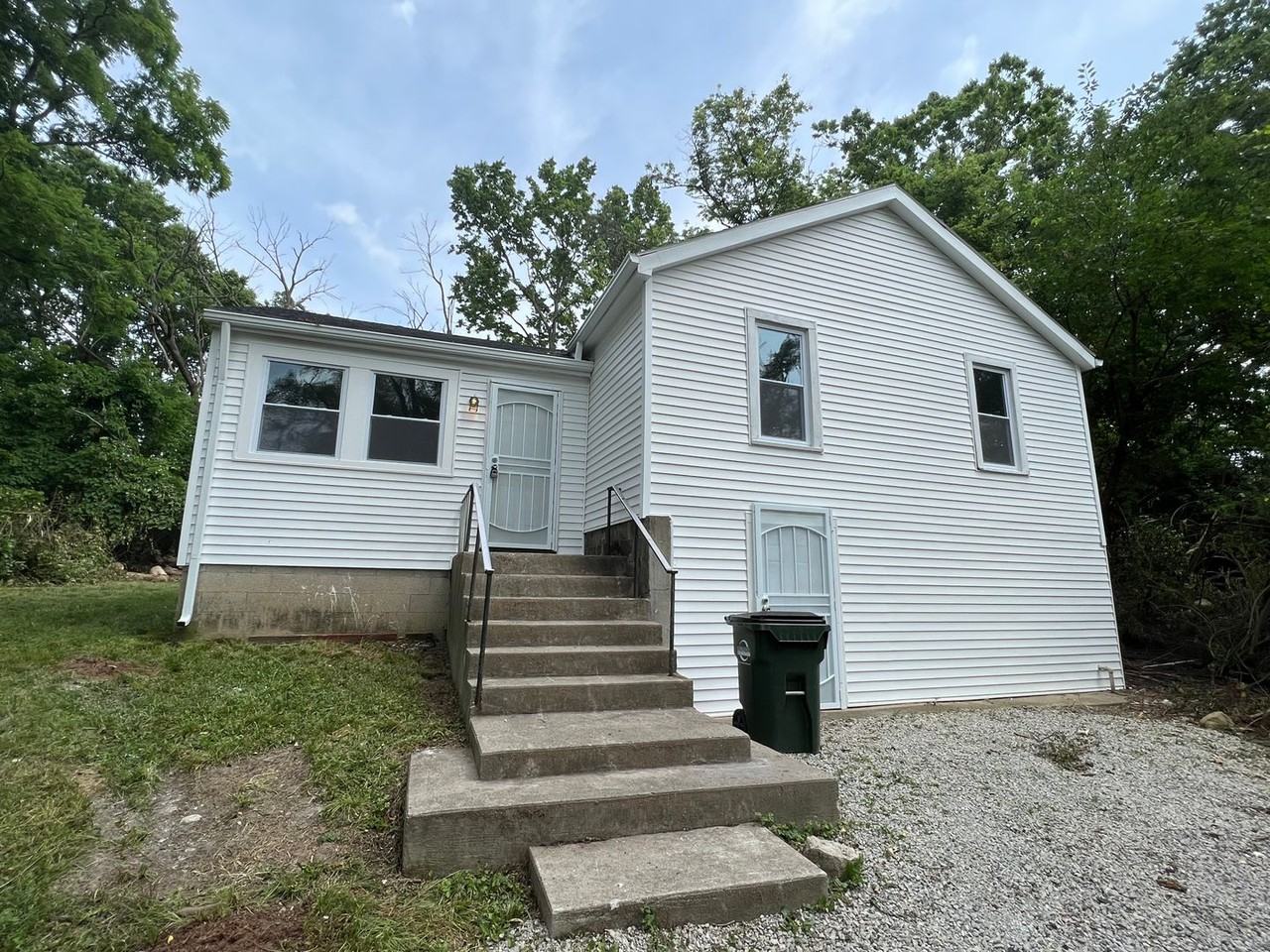 4331 Freudenberger Ave - Photo 4 of 15