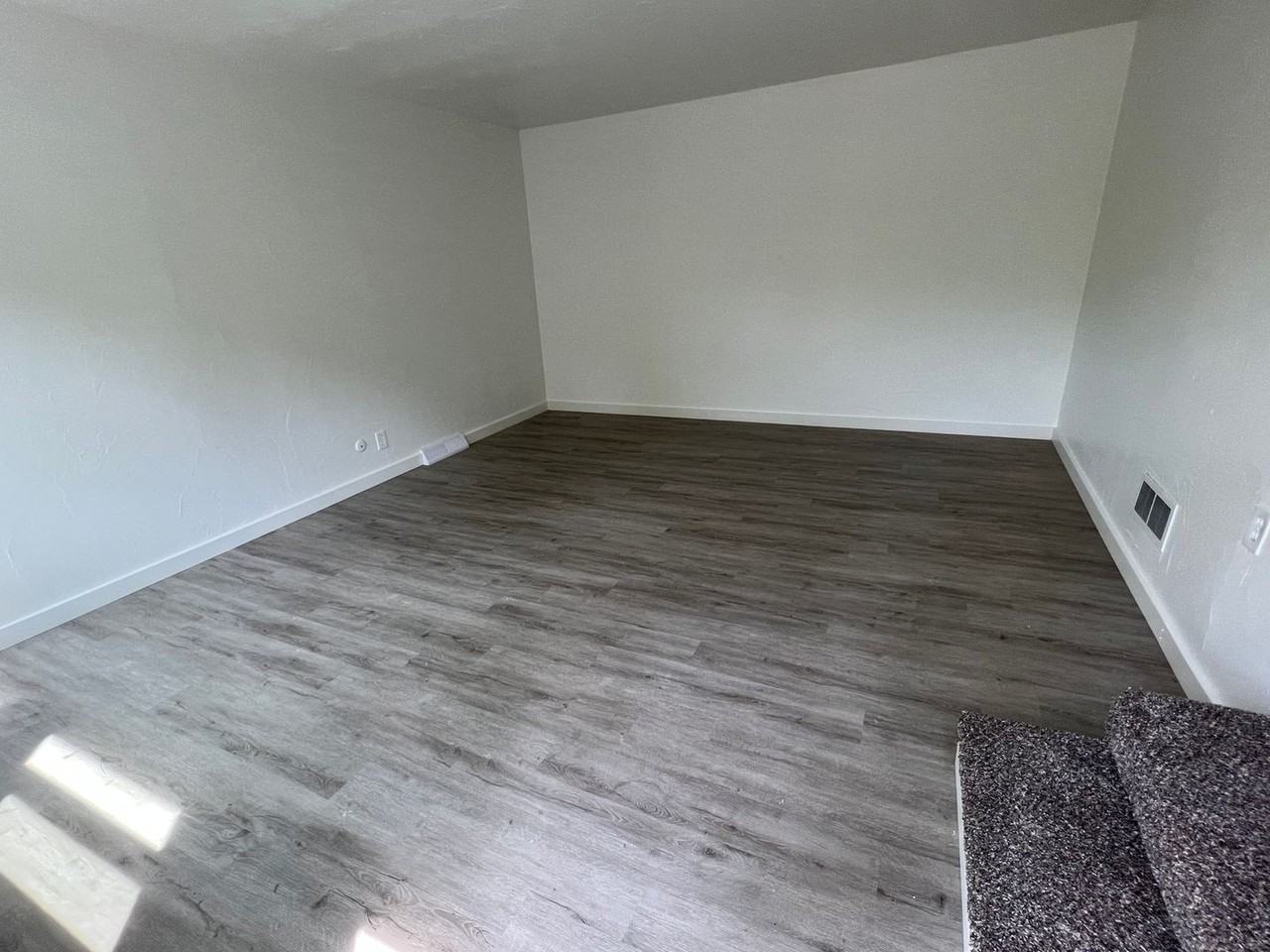 4331 Freudenberger Ave - Photo 5 of 15