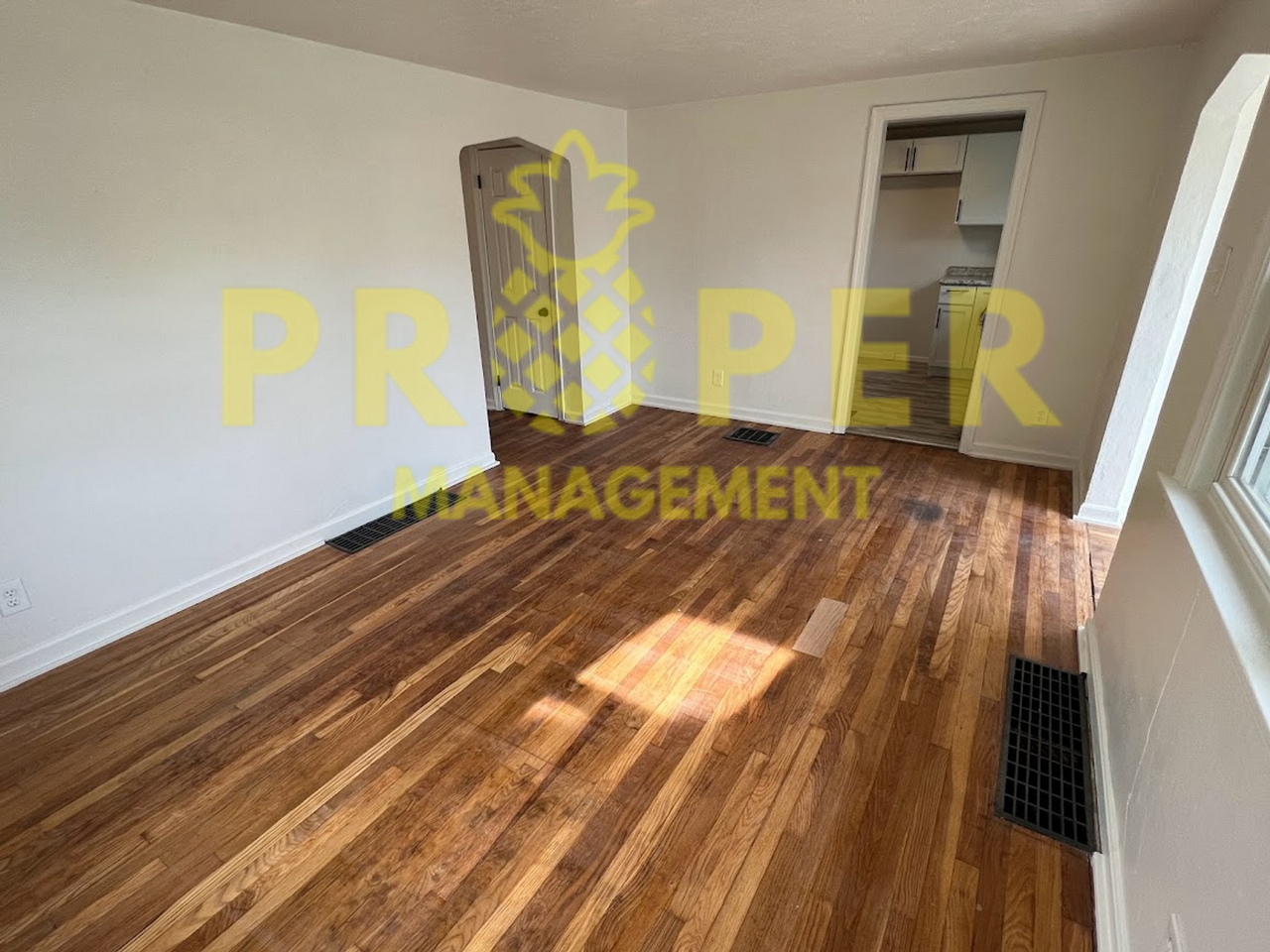 851 Huron Ave - Photo 4 of 17