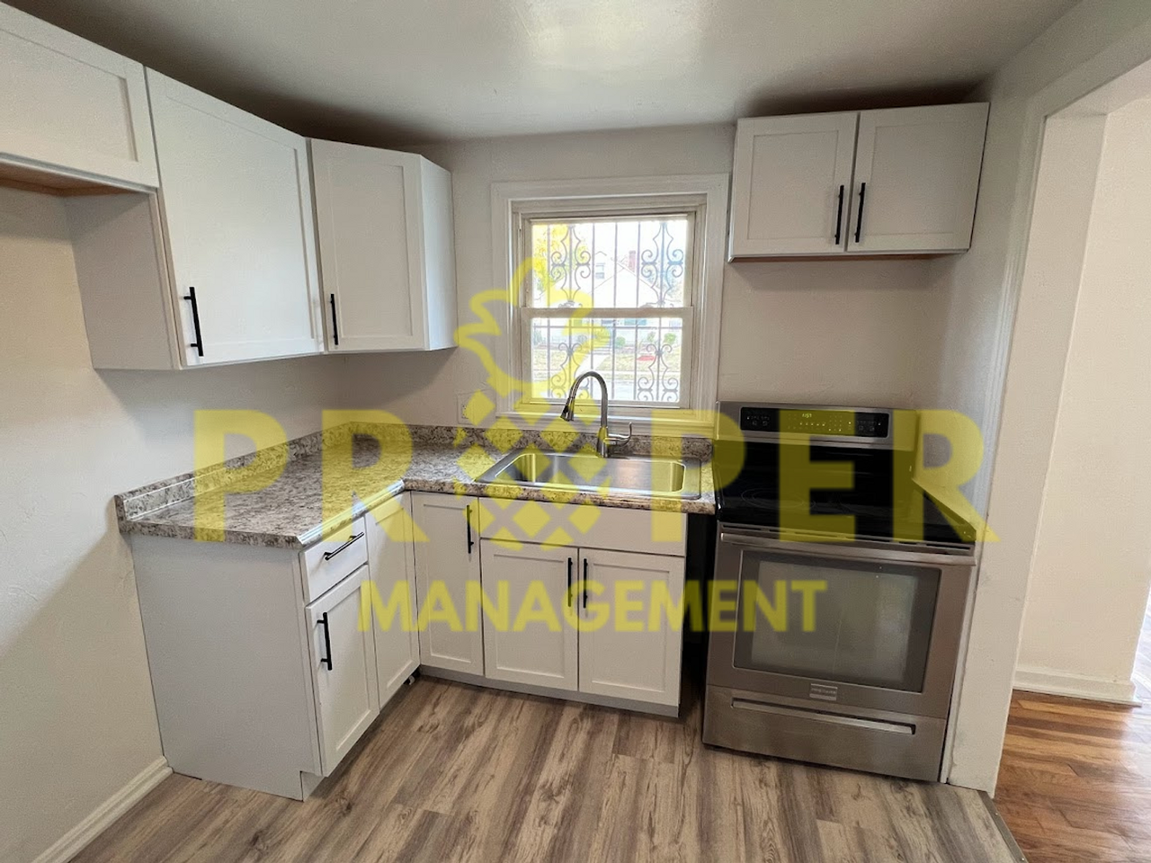 851 Huron Ave - Photo 5 of 17