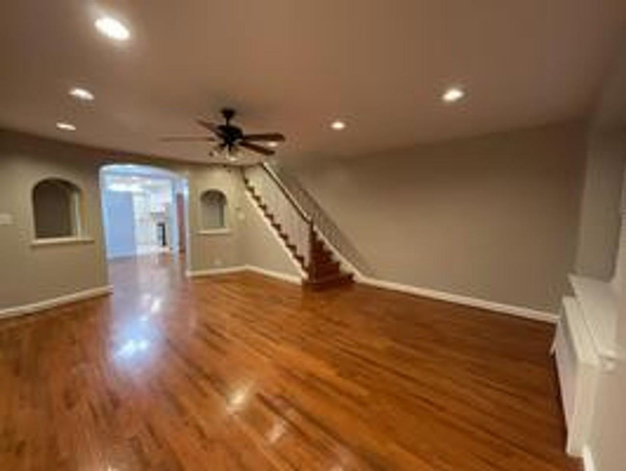 8214 Williams Ave - Photo 2 of 26