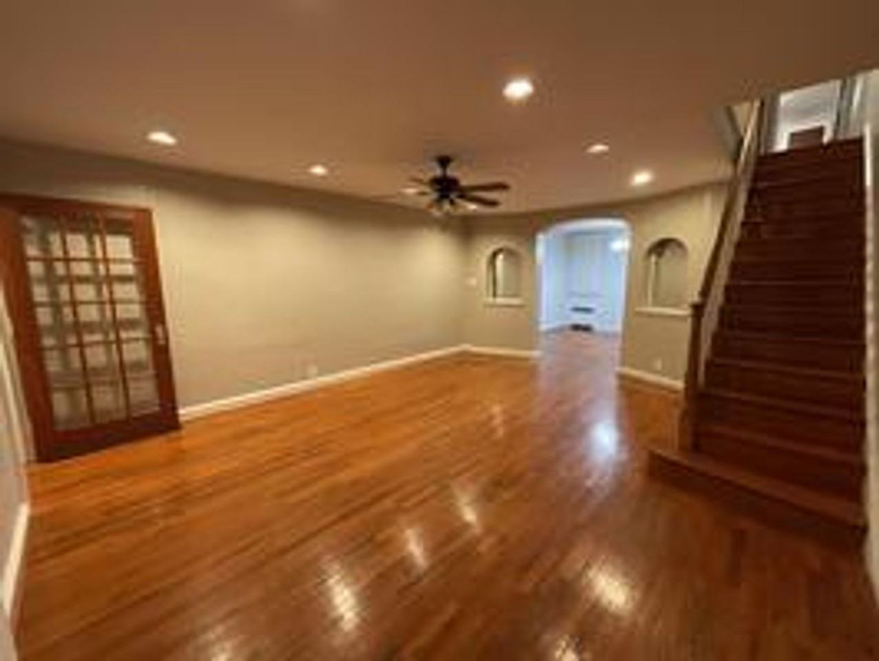 8214 Williams Ave - Photo 3 of 26