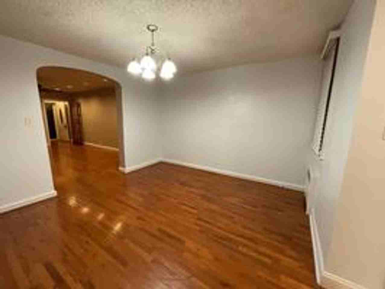 8214 Williams Ave - Photo 6 of 26