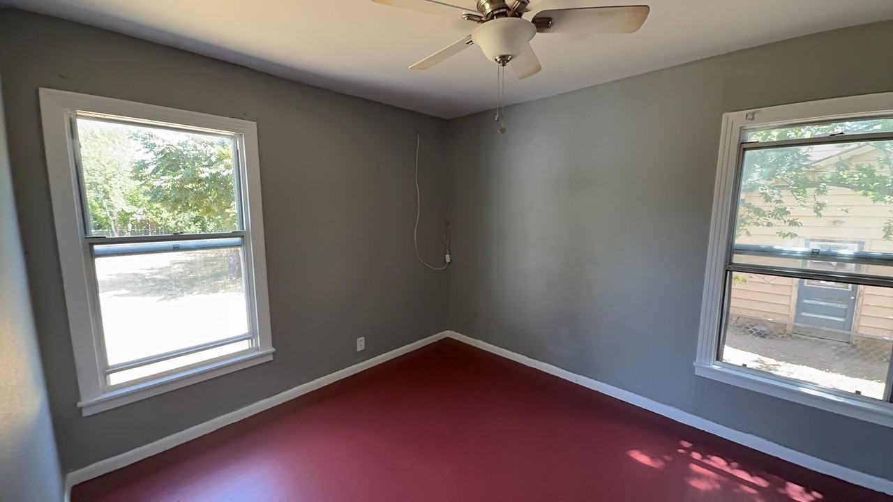 1207 Gray Dr - Photo 5 of 15