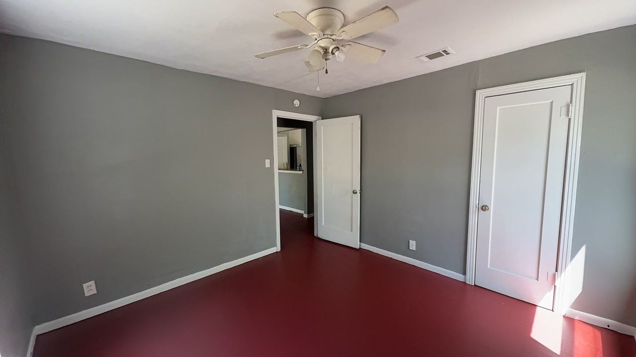 1207 Gray Dr - Photo 6 of 15
