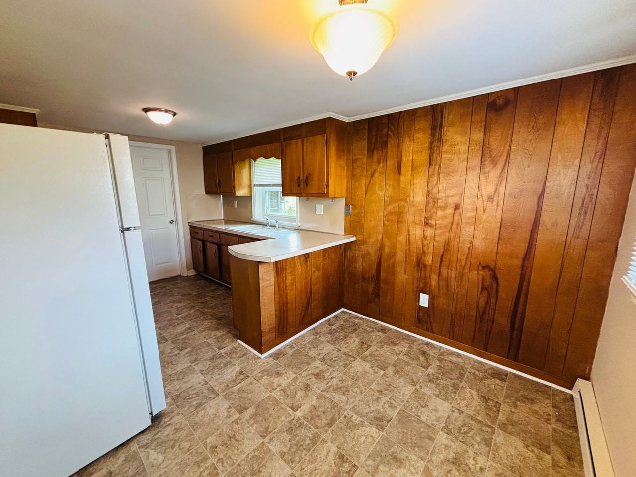 487 2nd St - Photo 5 of 15
