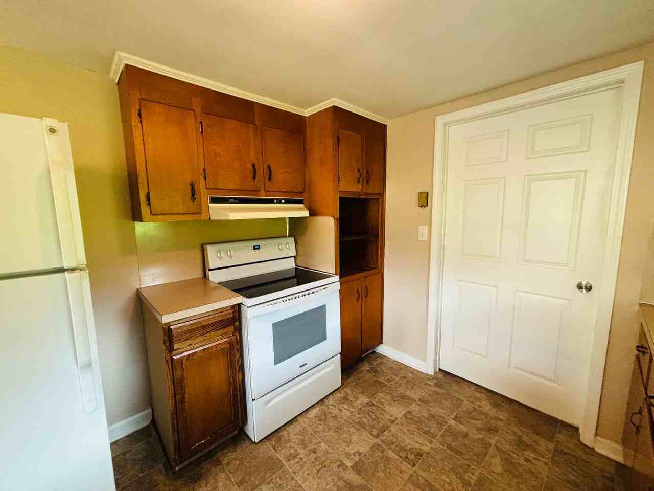 487 2nd St - Photo 7 of 15