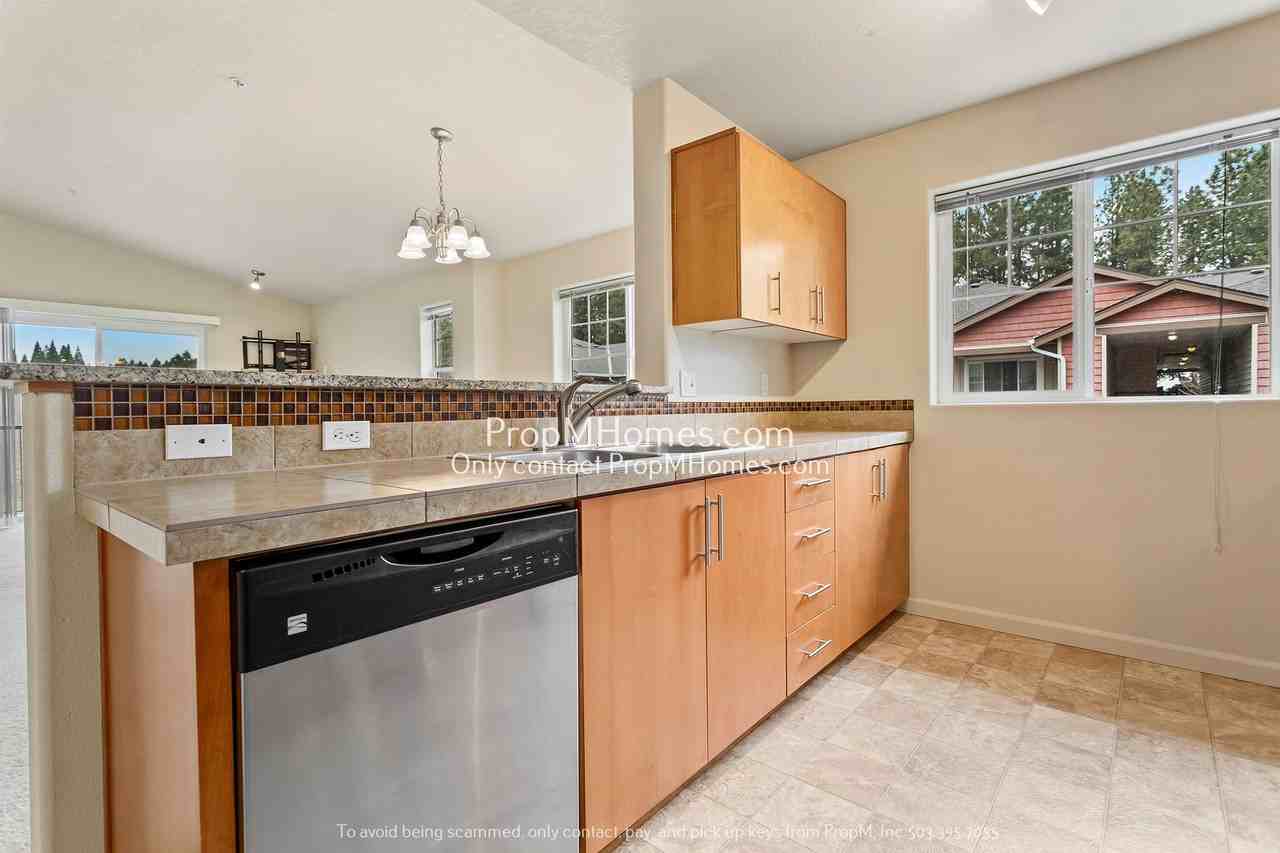 10834 Ne Holly St #303 - Photo 7 of 23