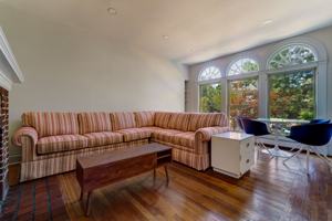featured image of 671 Orange St