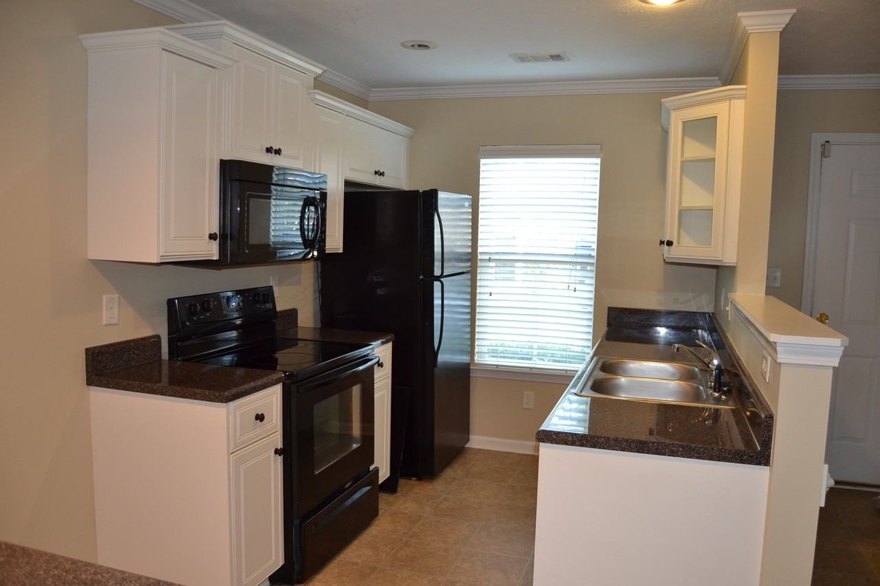 2605 York Dr - Photo 6 of 11