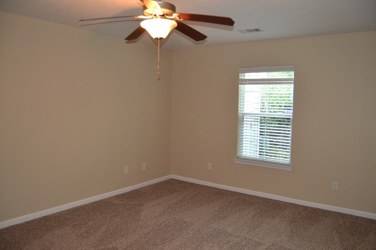 2605 York Dr - Photo 7 of 11