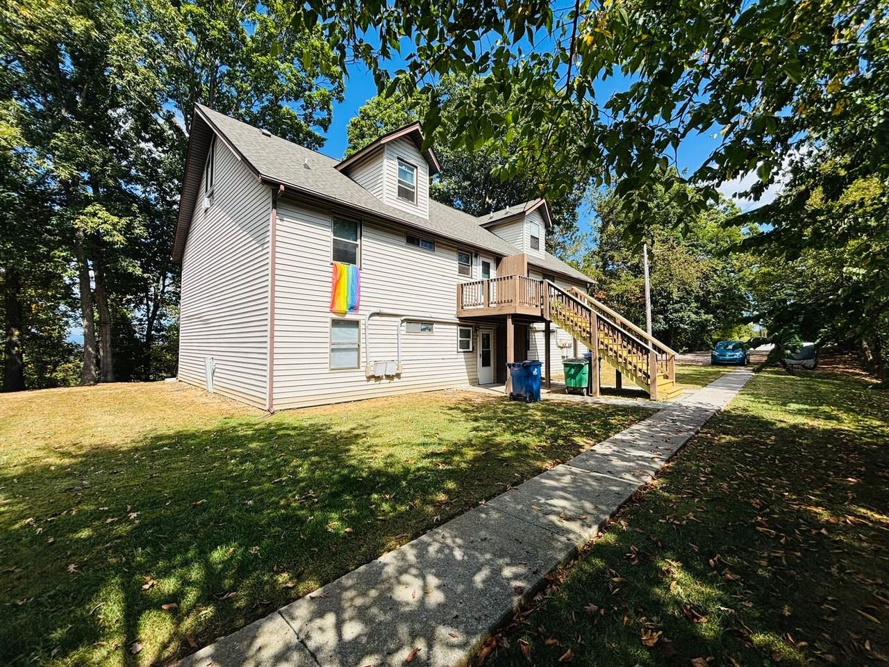 653 Village Lane - Photo 4 of 4