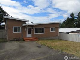 featured image of 2211 Ne 7th St