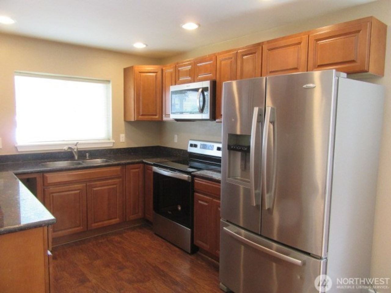 2211 Ne 7th St - Photo 3 of 9