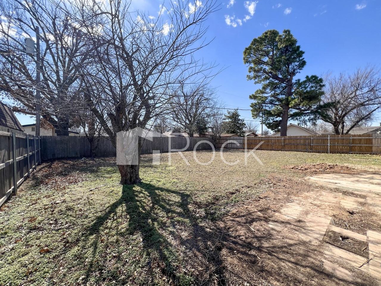 7604 Nw 27th St - Photo 2 of 25