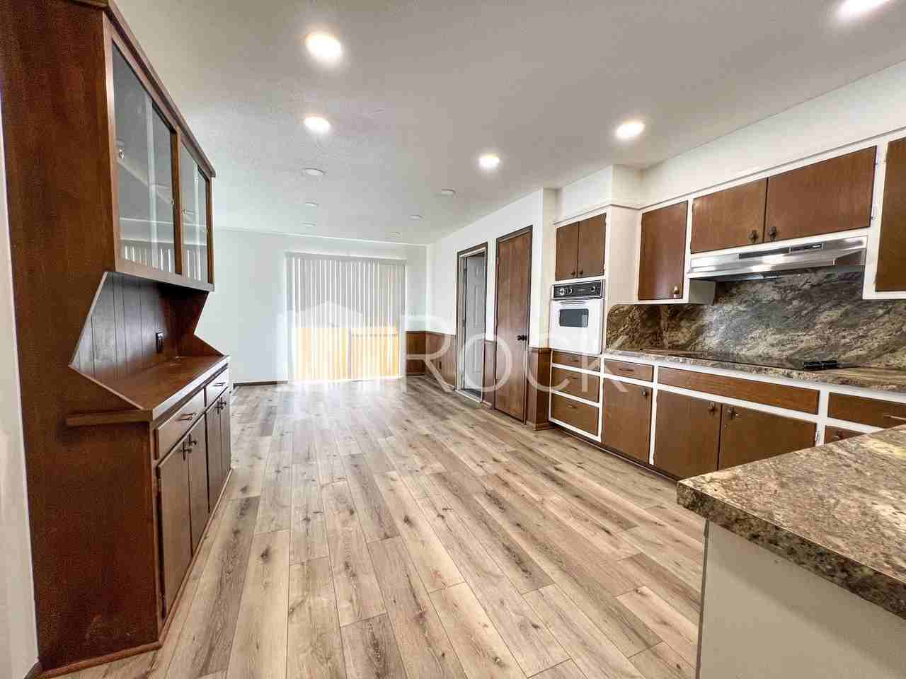7604 Nw 27th St - Photo 6 of 25