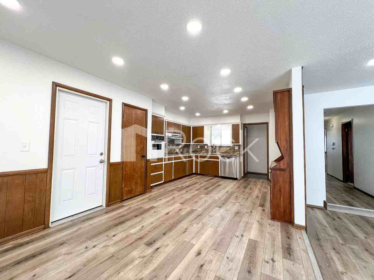 7604 Nw 27th St - Photo 7 of 25