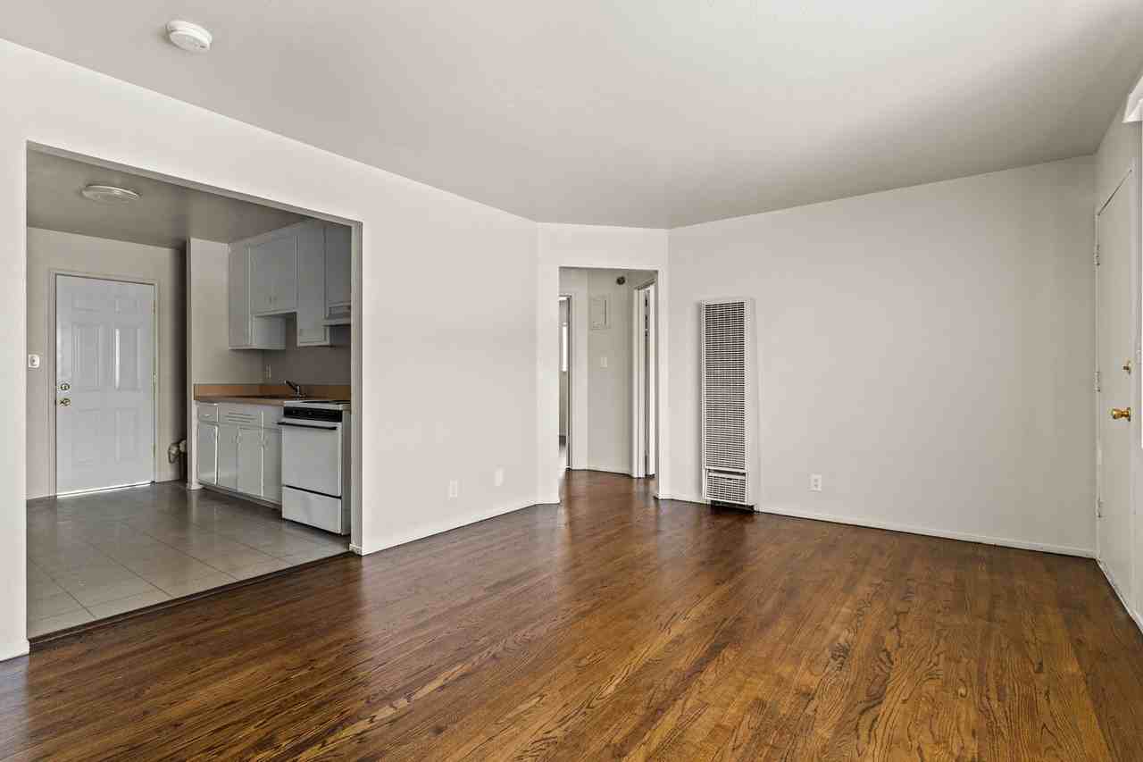 1545 166th Ave - Photo 4 of 13