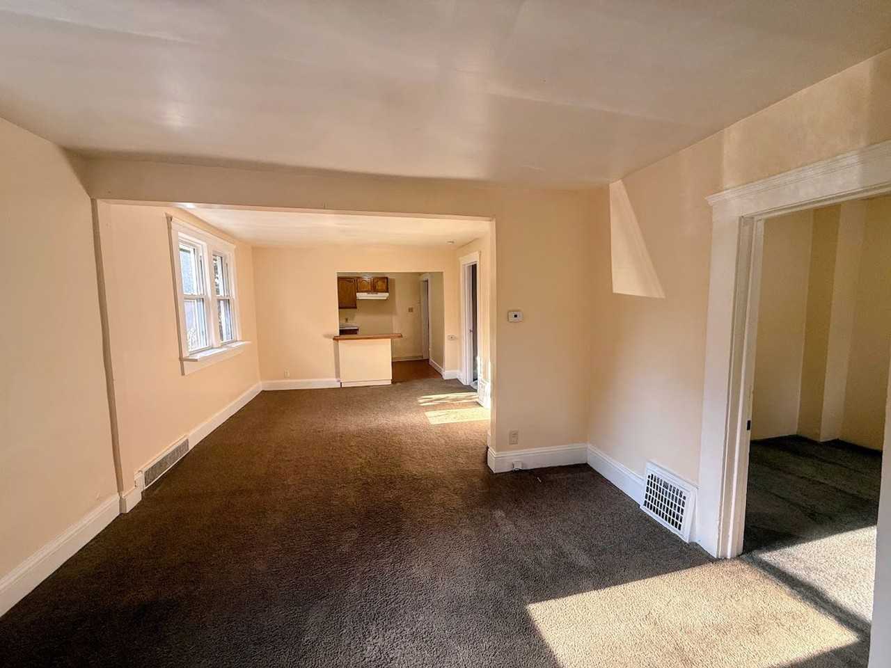 175 E Emerling Ave - Photo 2 of 7