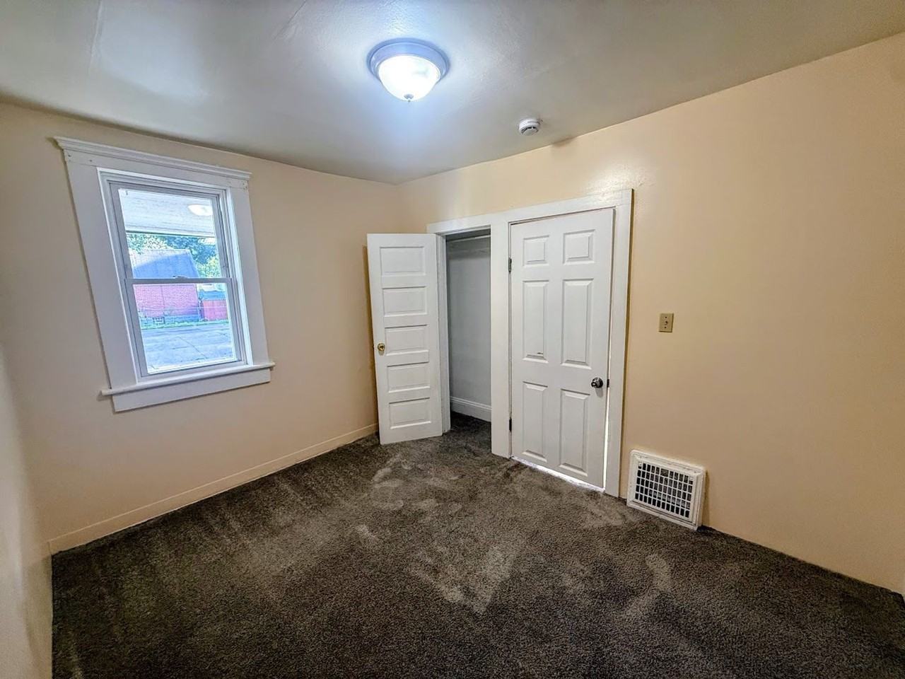 175 E Emerling Ave - Photo 6 of 7