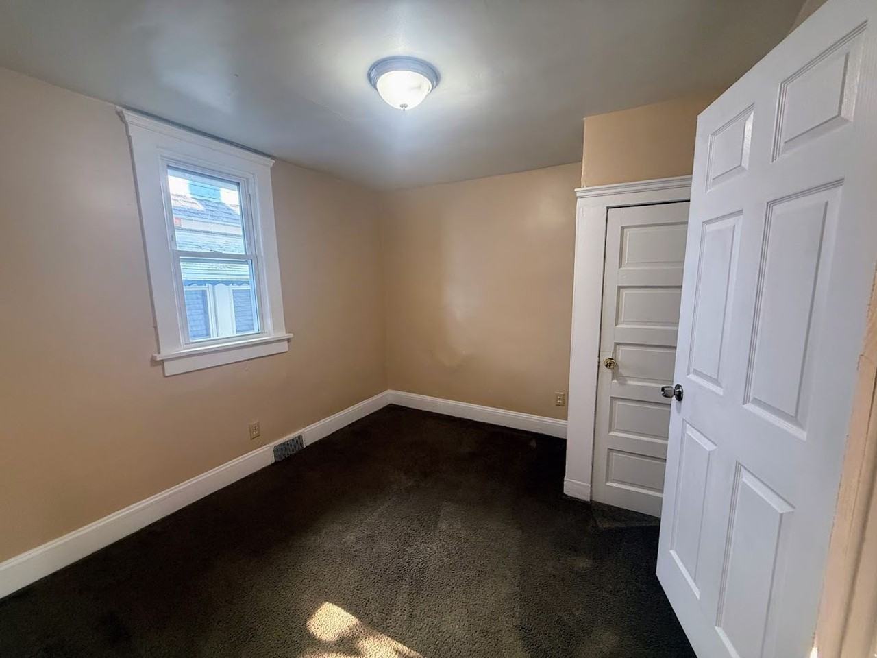 175 E Emerling Ave - Photo 7 of 7