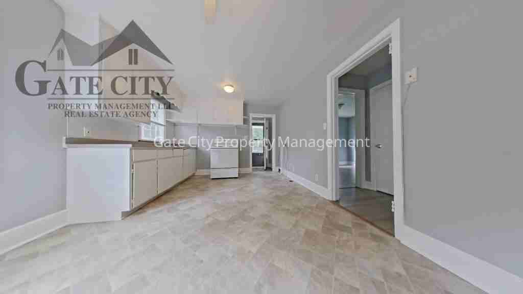 503 Arlington St - Photo 2 of 10