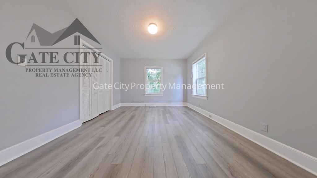 503 Arlington St - Photo 6 of 10