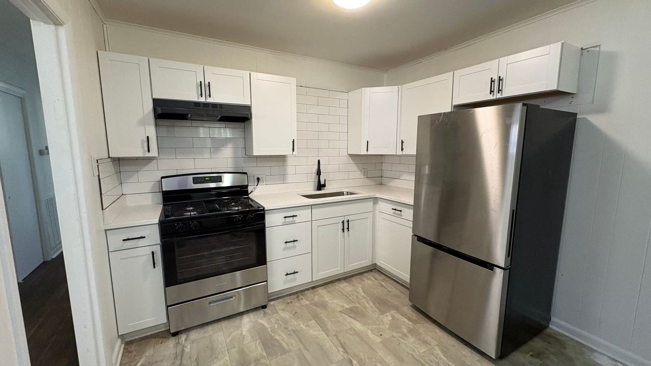 7406 Twin Oaks Rd - Photo 2 of 18