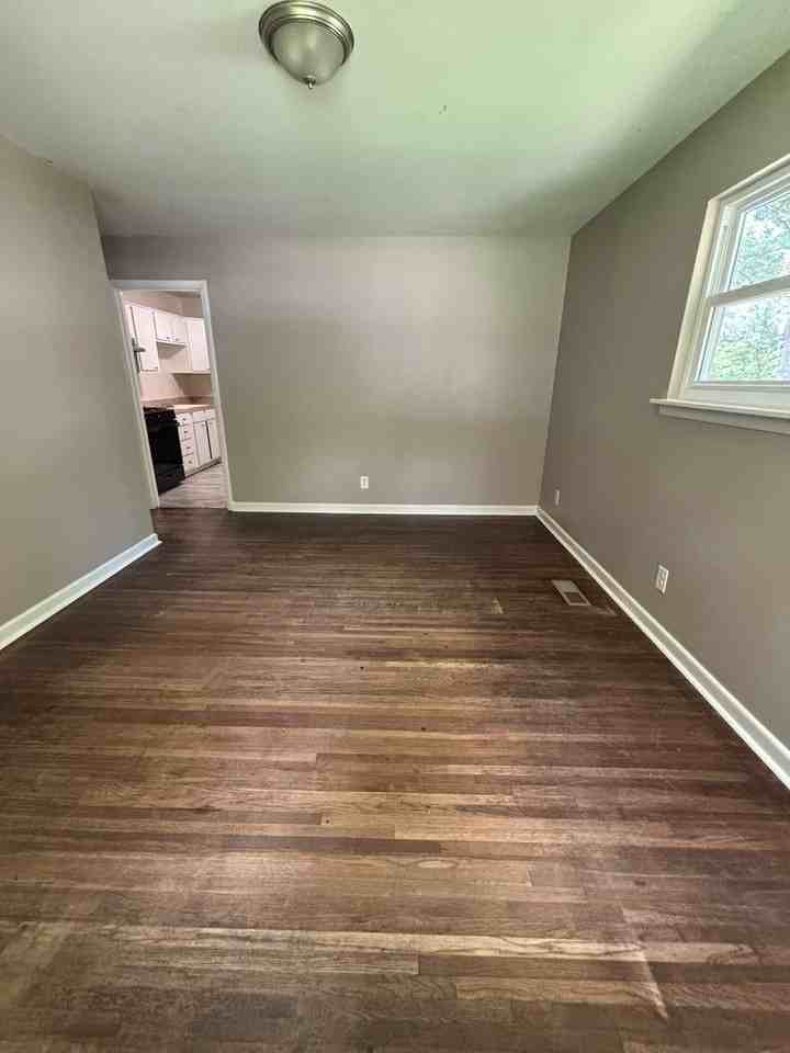 7406 Twin Oaks Rd - Photo 5 of 18