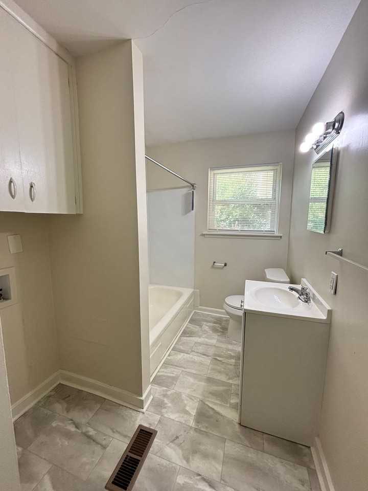 7406 Twin Oaks Rd - Photo 6 of 18