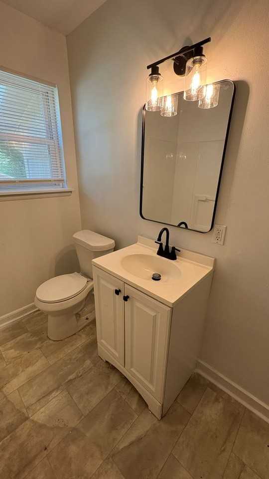 7406 Twin Oaks Rd - Photo 7 of 18