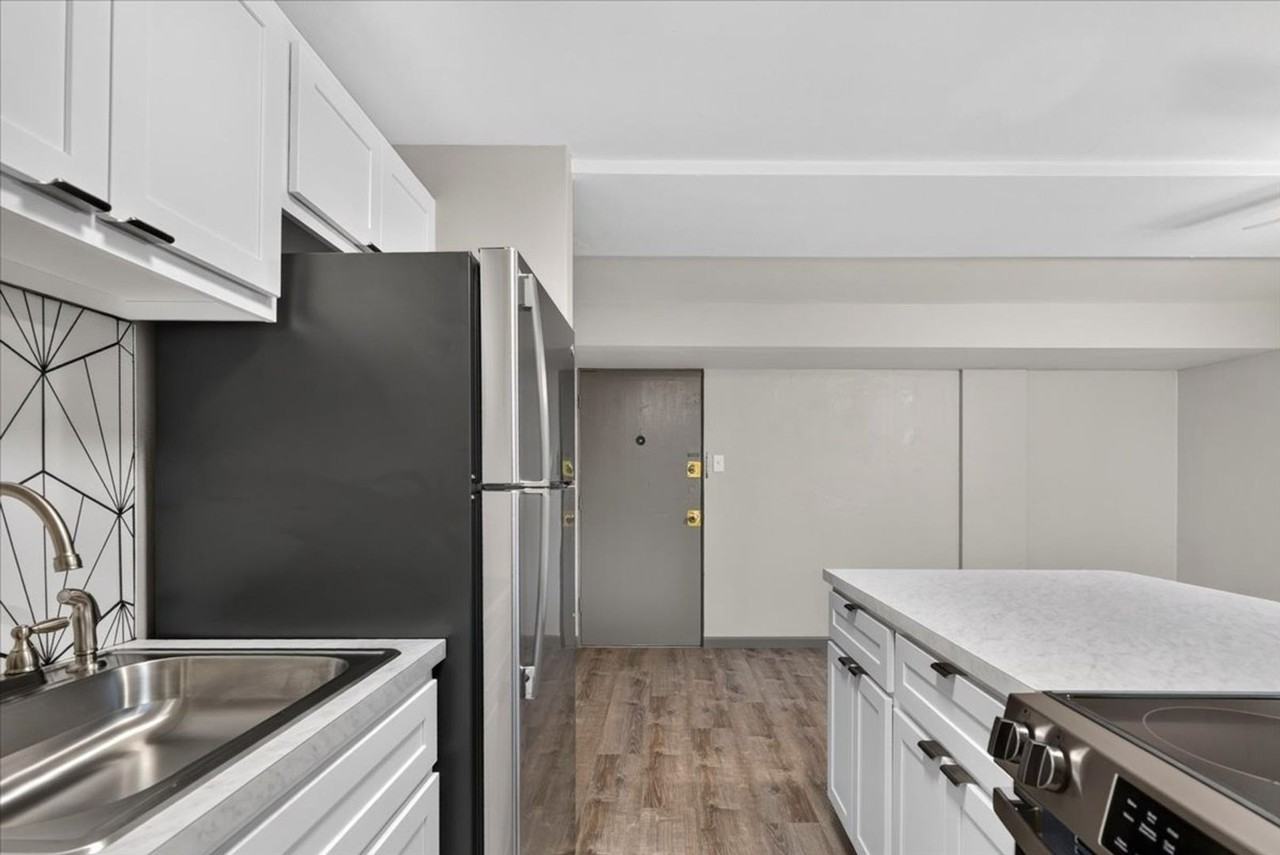 3530 Morganford Rd - Photo 6 of 14