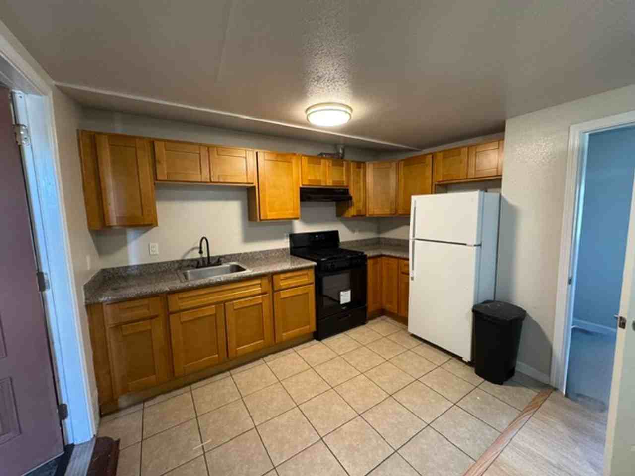 1621 Sumatra St - Photo 4 of 11