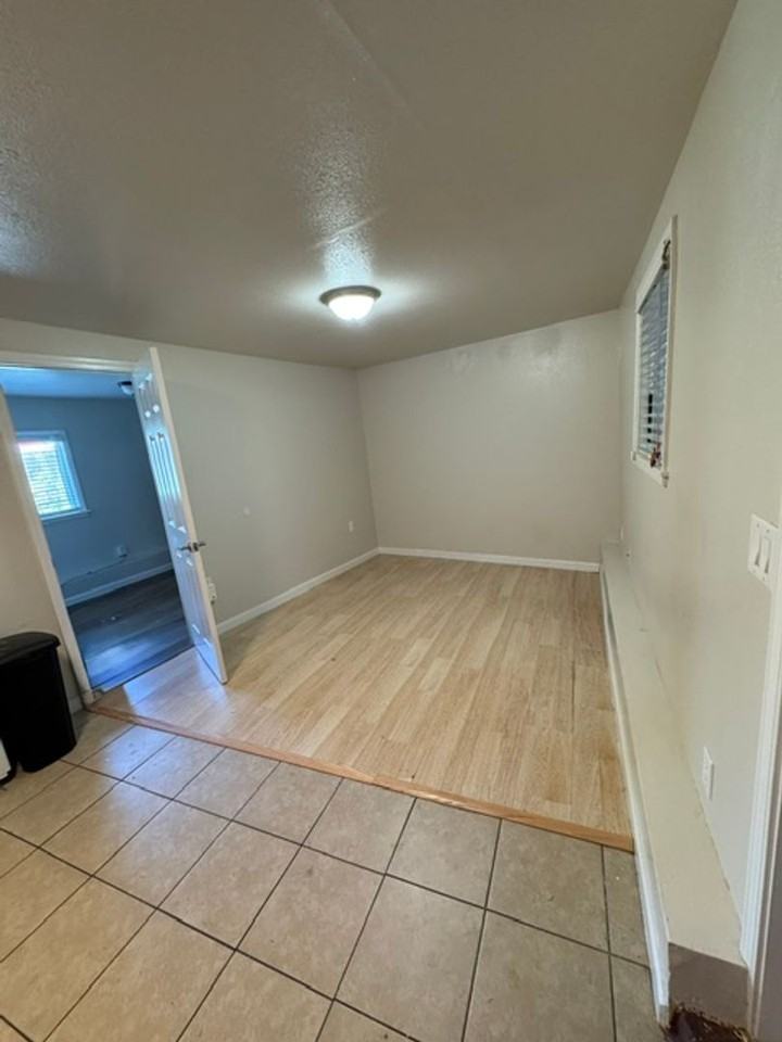 1621 Sumatra St - Photo 5 of 11