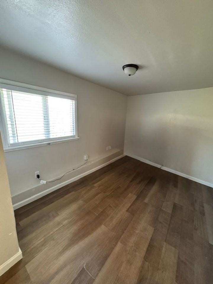 1621 Sumatra St - Photo 7 of 11