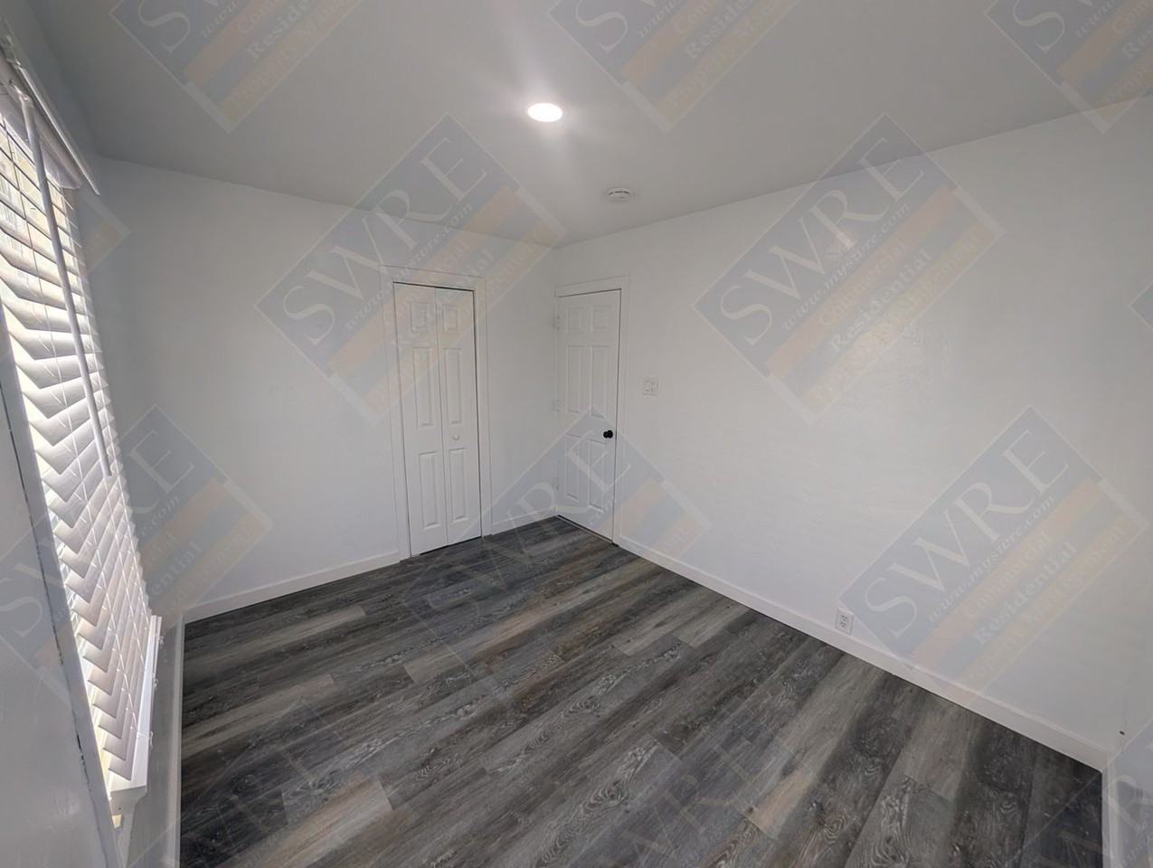 1036 Mckinley Ave - Photo 7 of 16