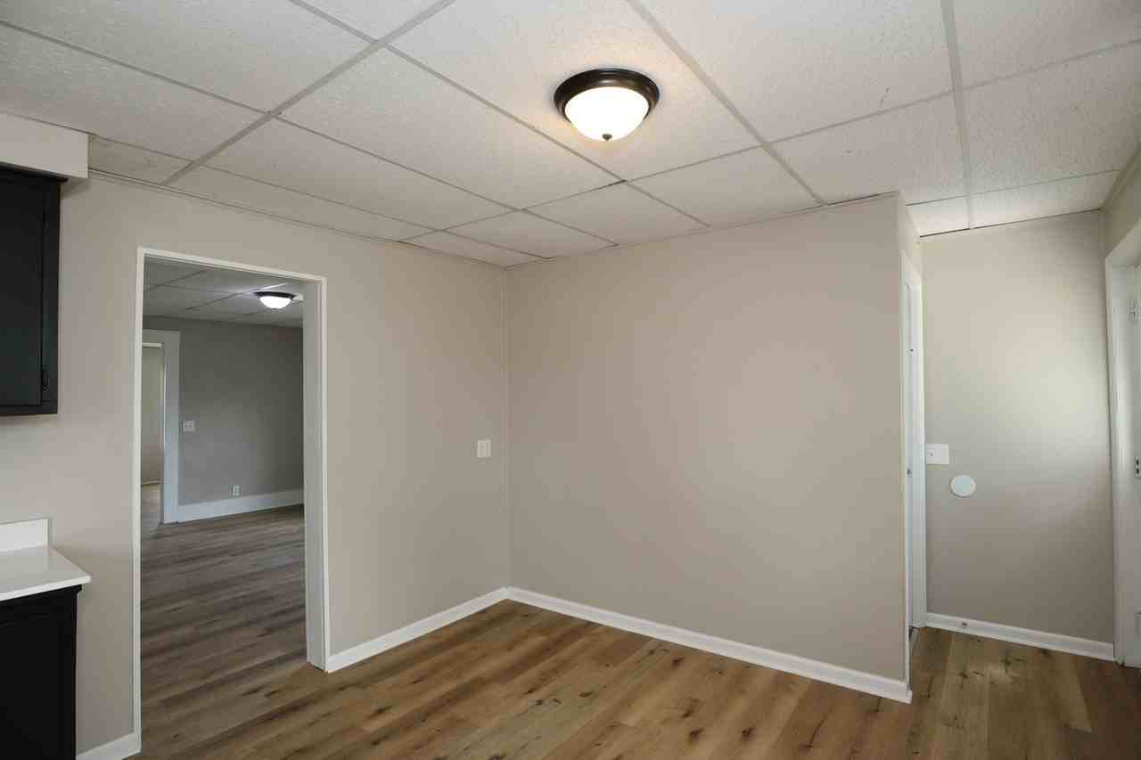 917 W Jackson St - Photo 7 of 19