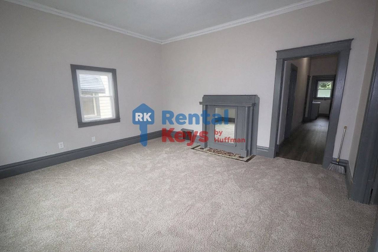 513 S Denby Ave - Photo 5 of 23