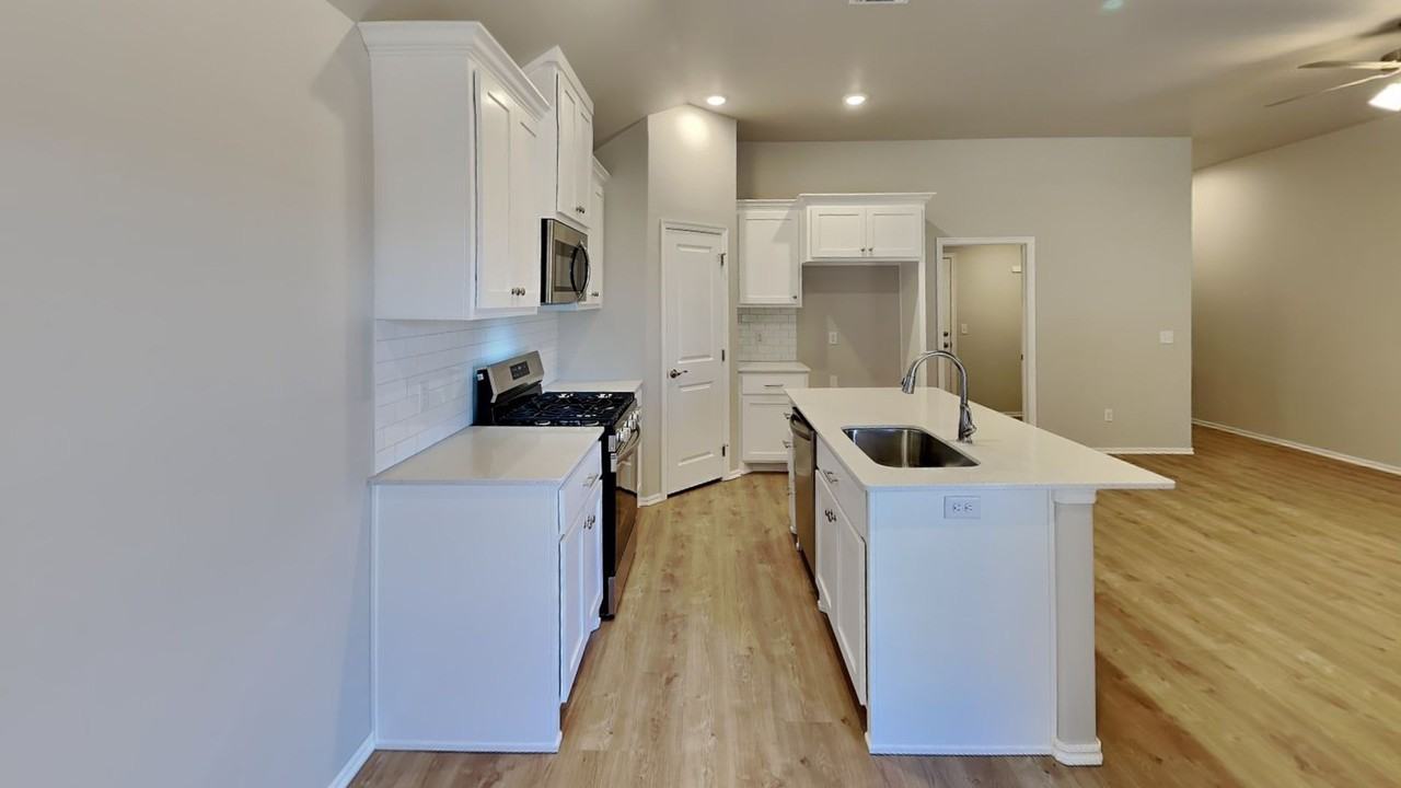 12704 Elba Dr - Photo 7 of 21