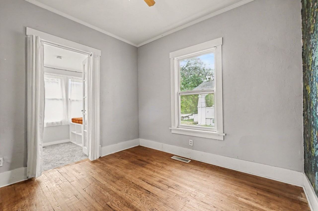 2818 N 45th St - Photo 4 of 22