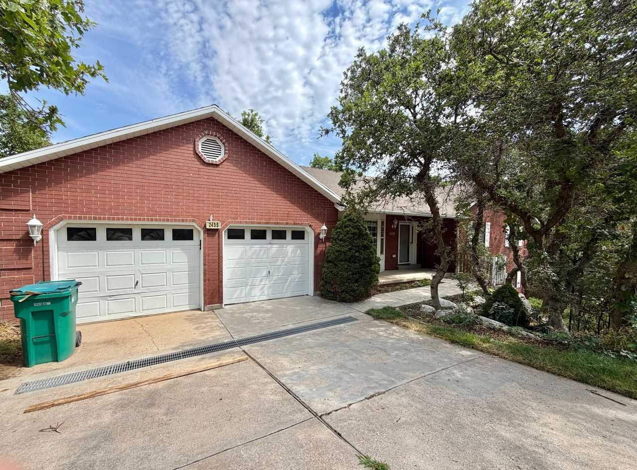 2455 E 3700 N - Photo 2 of 31