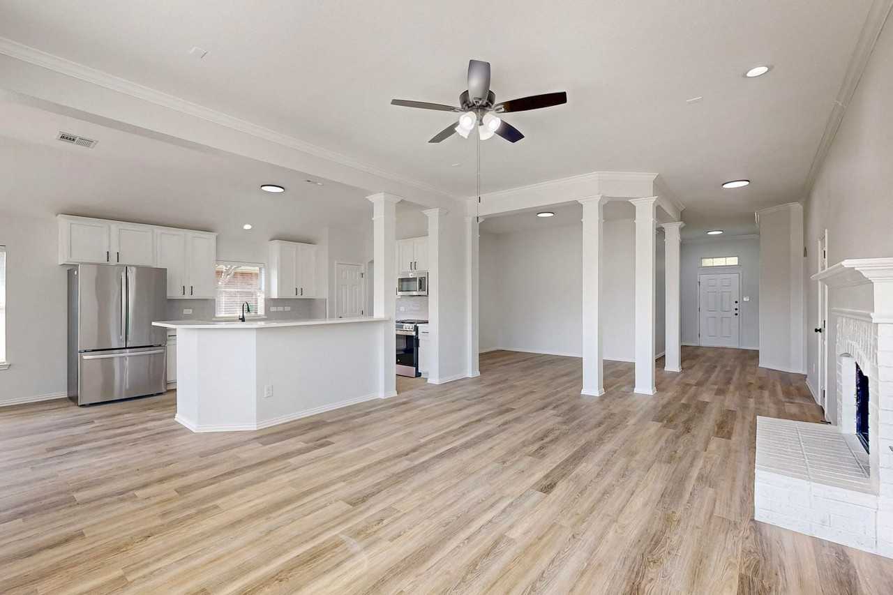 123 Hackberry Trl - Photo 6 of 44