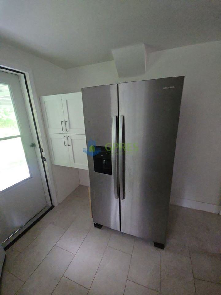 1216 Universal Rd - Photo 6 of 15