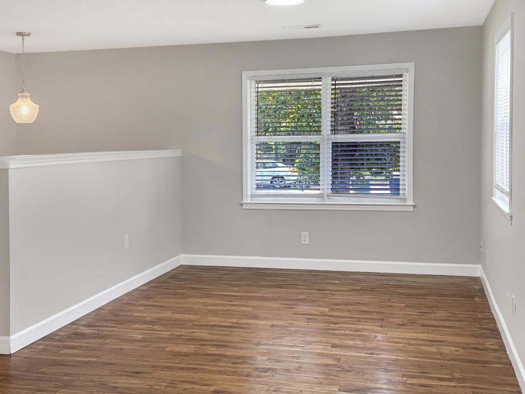 120 Eastway Ln - Photo 4 of 18