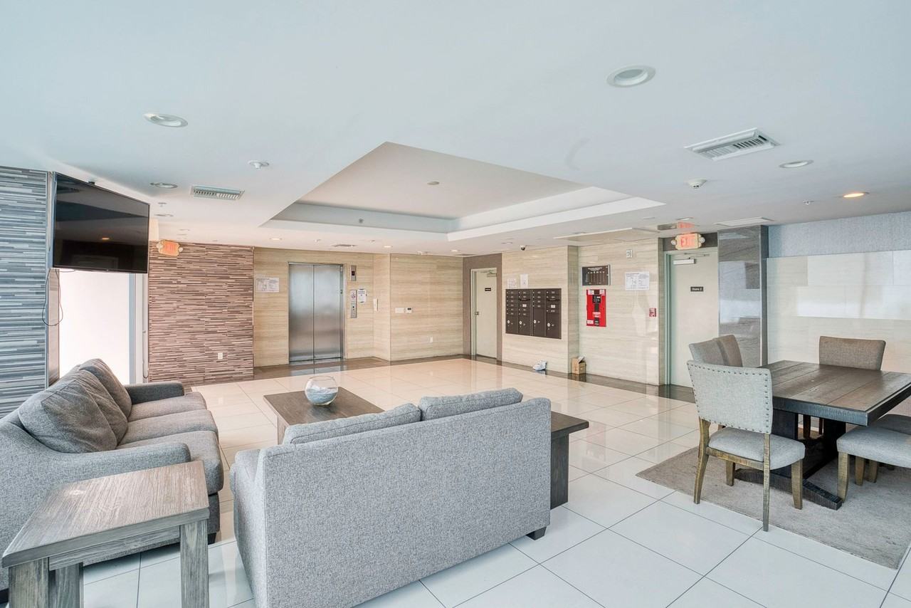 903 S New Hampshire Ave #202 - Photo 7 of 44