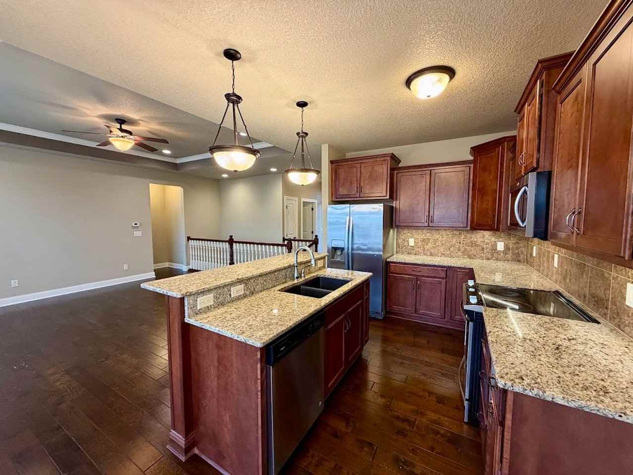 2717 2717 & 2721 London Dr - Photo 4 of 25