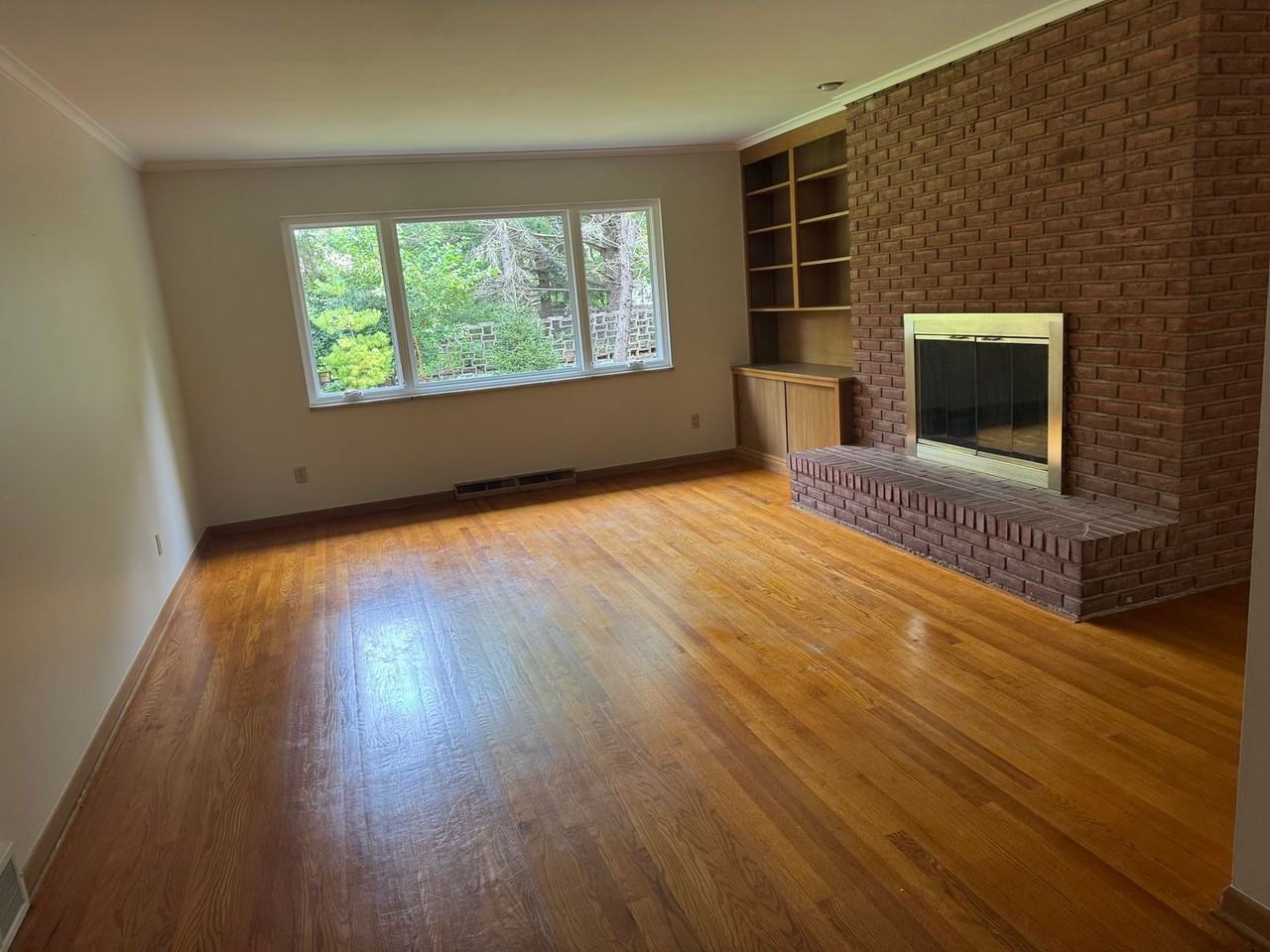 2030 Chardon Rd - Photo 2 of 25