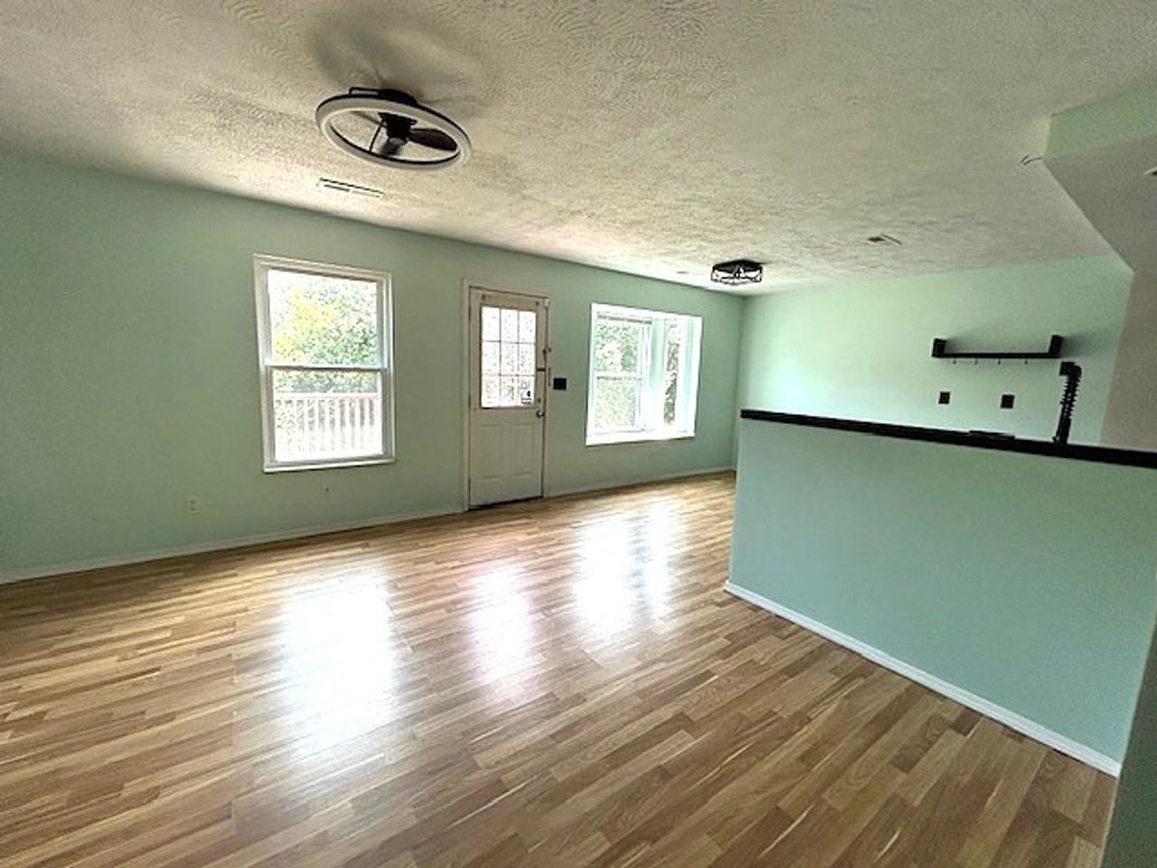 1019 Brittany Park Dr - Photo 4 of 19
