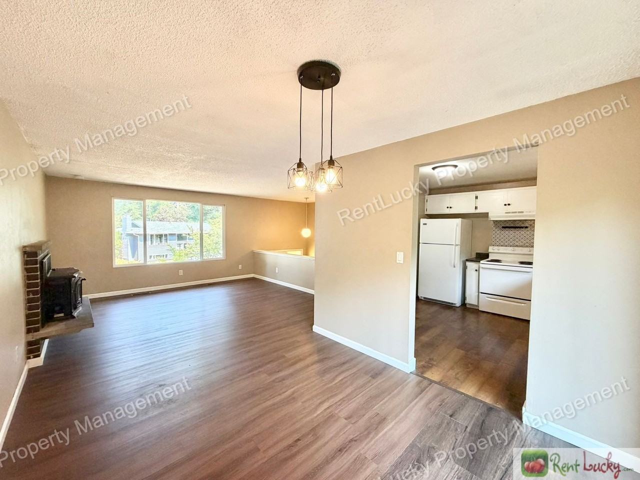 2525 S 302nd Pl - Photo 4 of 31