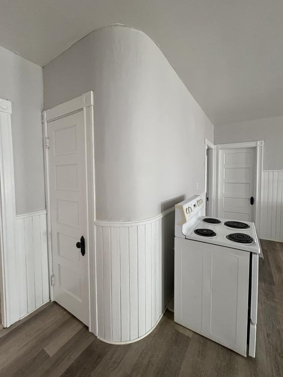 151 Oxford St Apt 3 - Photo 3 of 21